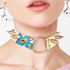 Holographic Spike Choker
